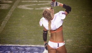 Image obtained from: http://www.totalprosports.com/2015/04/29/alli-alberts-lfl-mvp-beer-chug-video/